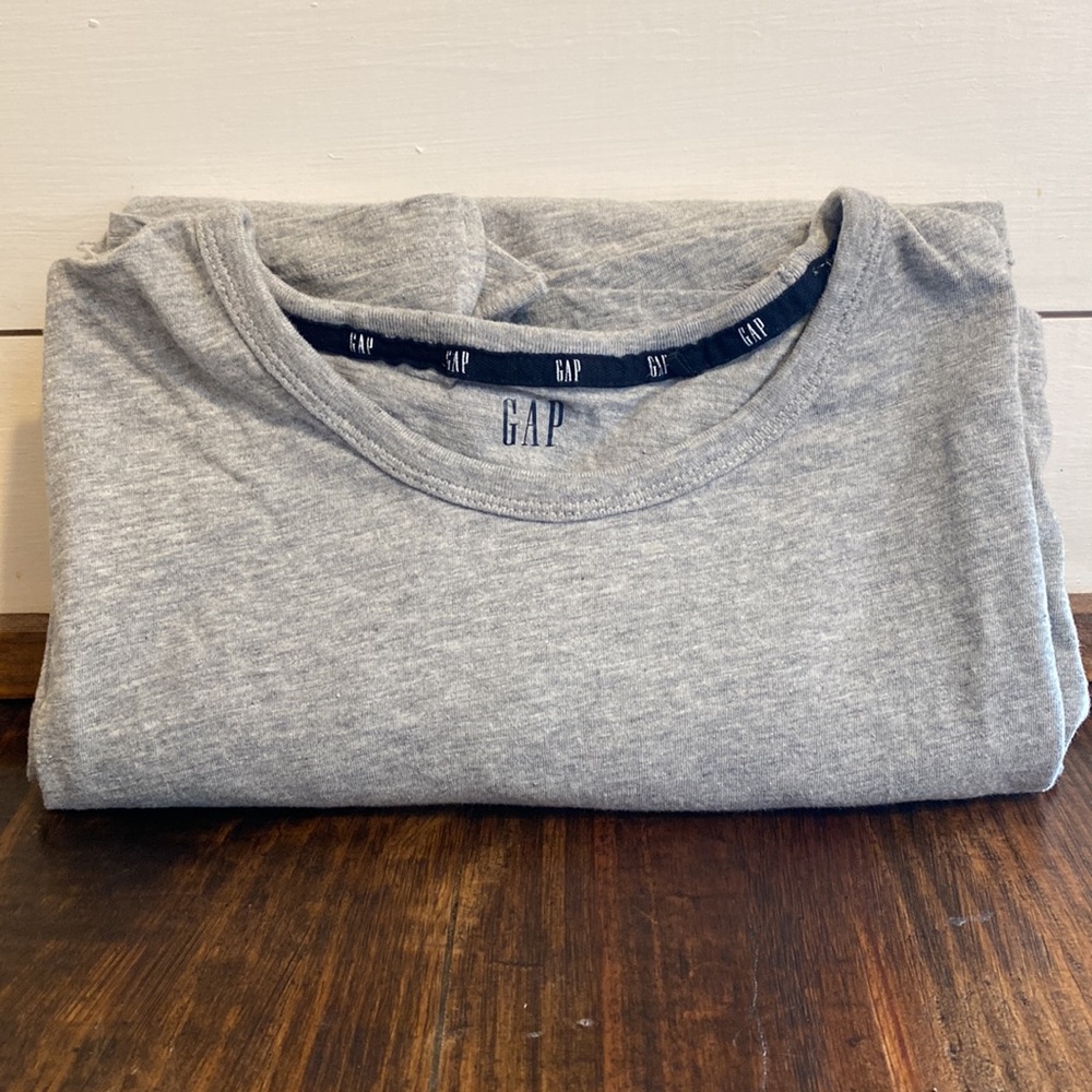 *5/$20* Men’s GAP Tshirt